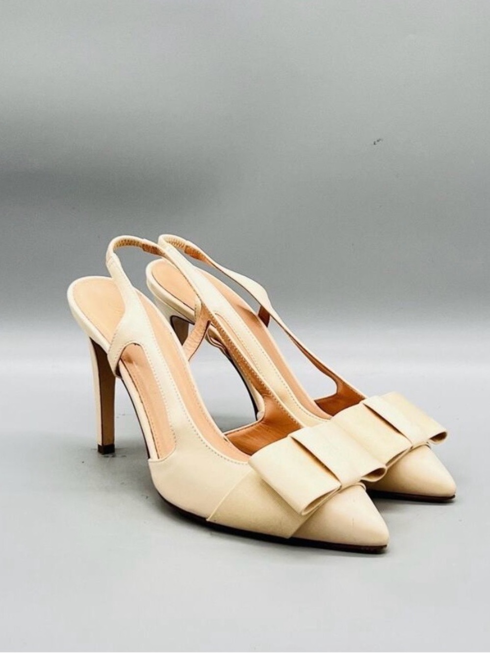 Brooks Brothers Cream Pointed Slingback Pumps with Bow